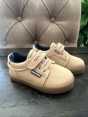 Nautica Kids Tan and Navy Hook-and-Loop Sneakers